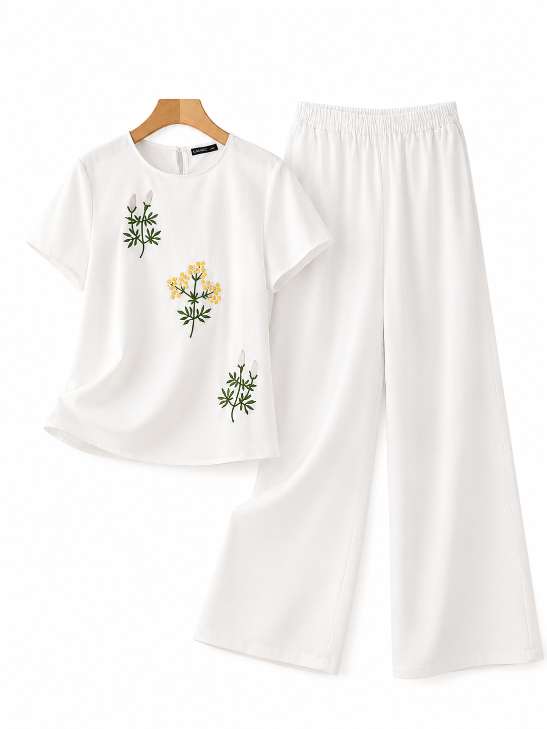 Ensemble Femme Blanc Brodé de Fleurs – Élégance & Confort